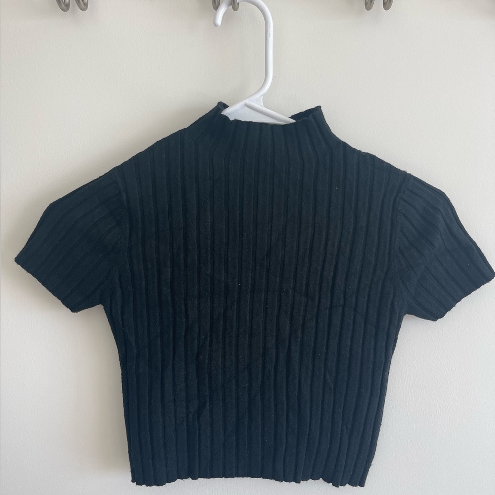 Vici Small Black Crop Top